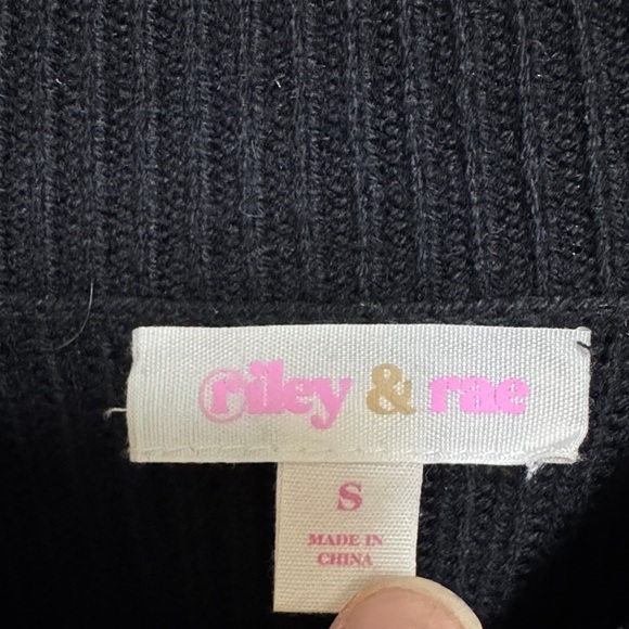 Riley & Rae Black Turtleneck Sweater - Picture 2 of 4